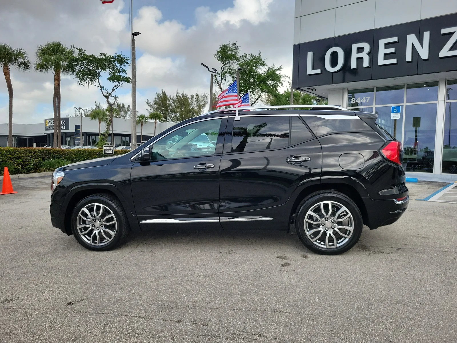 2024 GMC Terrain Denali photo 8