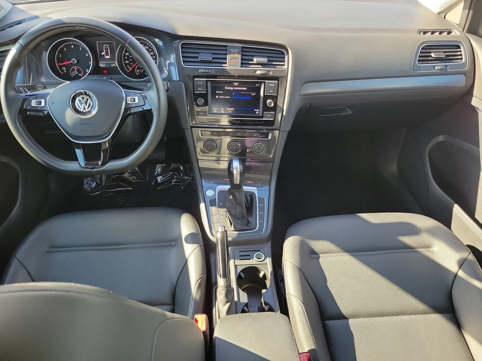 2020 Volkswagen Golf TSI photo 15