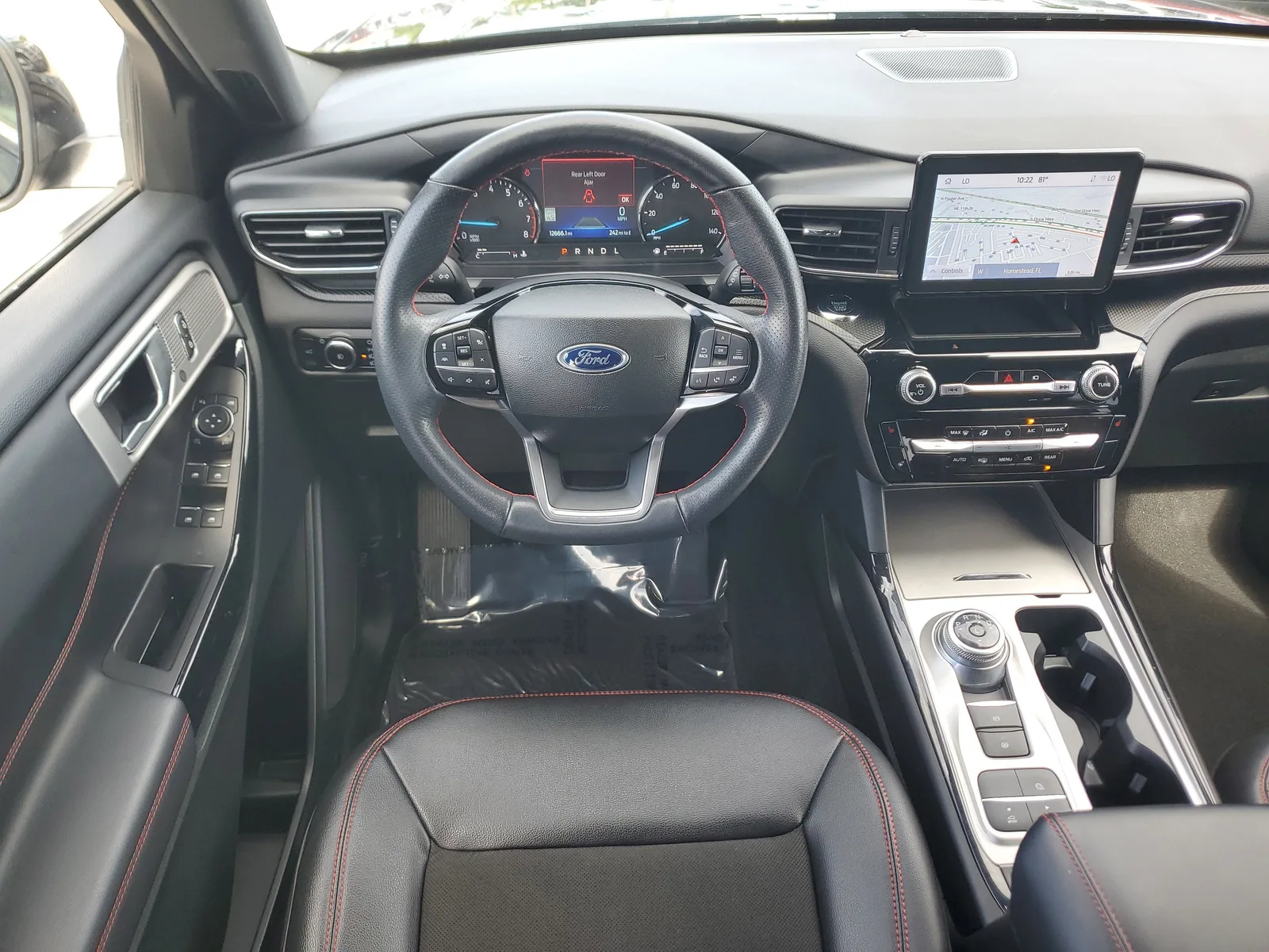 2023 Ford Explorer ST-Line photo 22