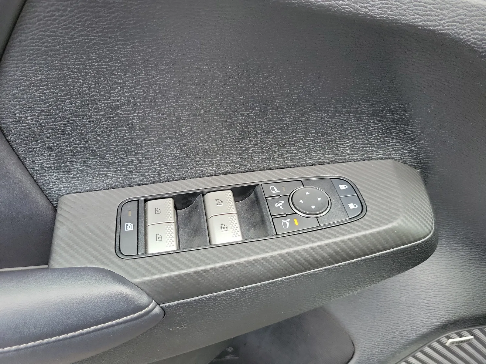 2025 Mitsubishi Outlander SE photo 28