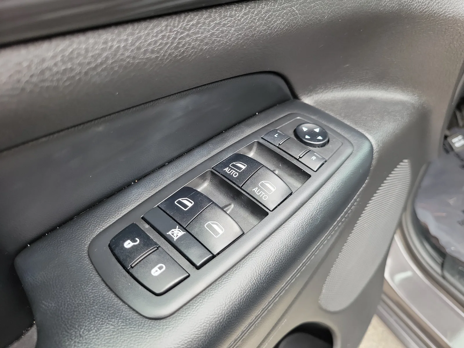 2019 Jeep Grand Cherokee Altitude photo 25