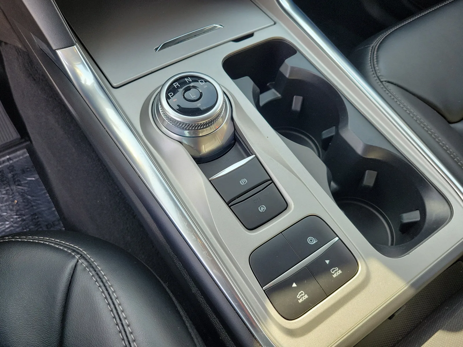 2023 Ford Explorer XLT photo 27
