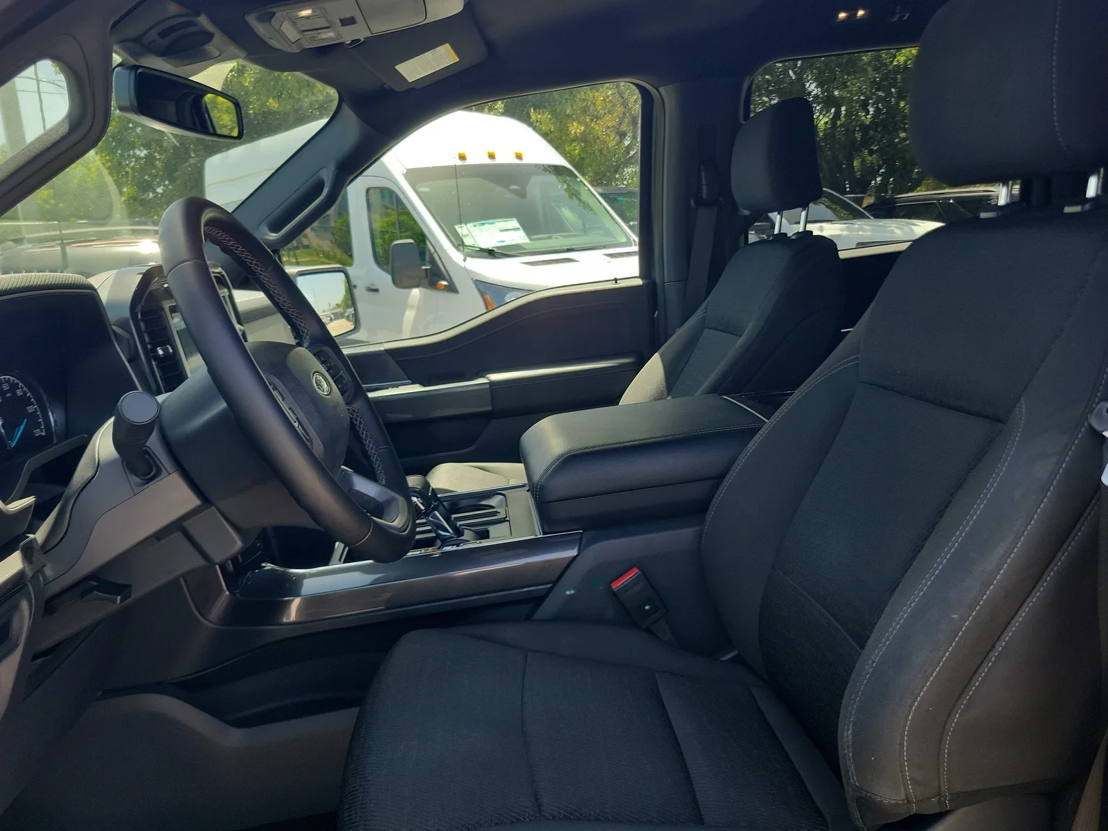 2023 Ford F-150 XLT 4WD photo 12