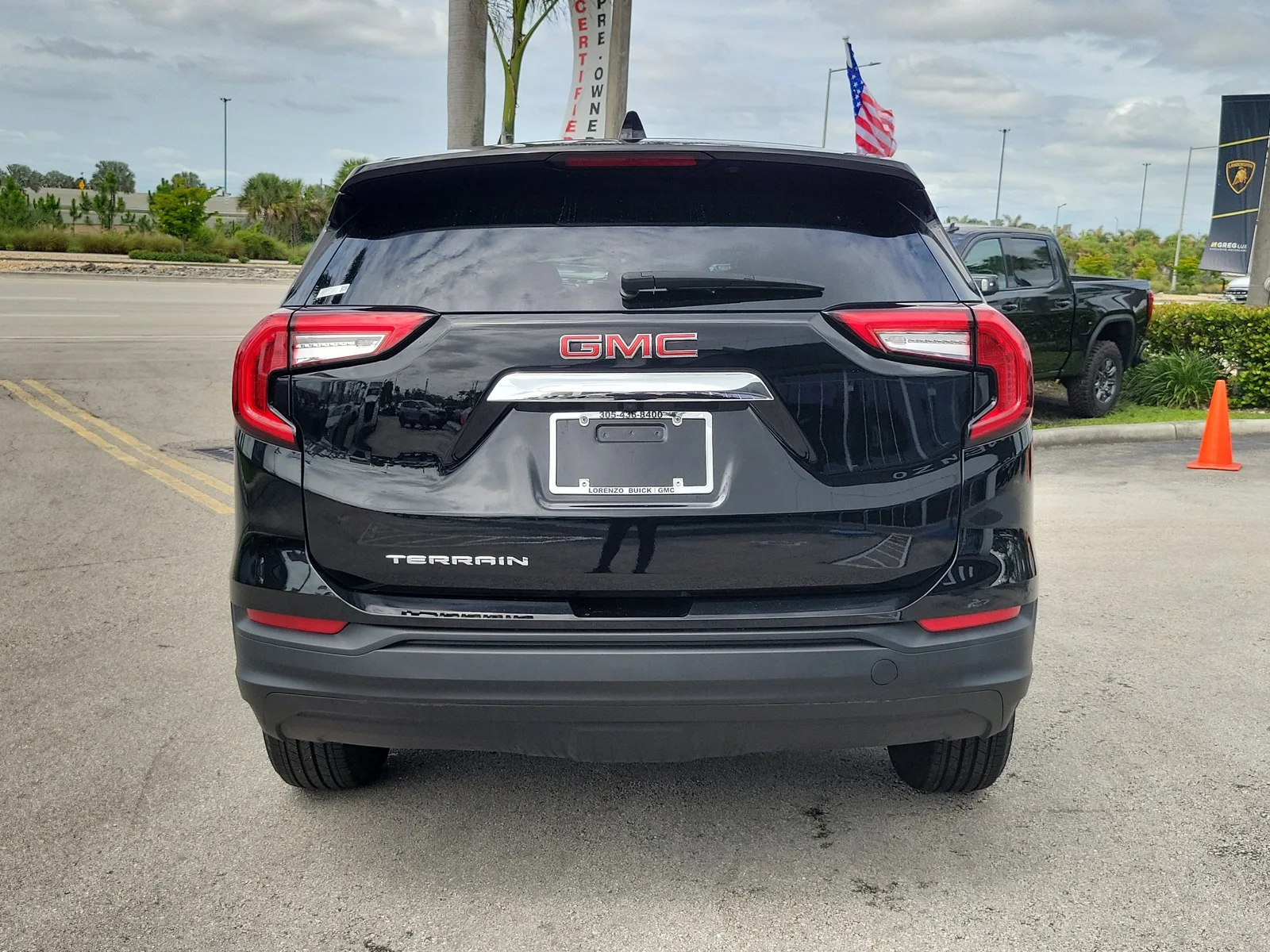 2024 GMC Terrain SLE photo 6