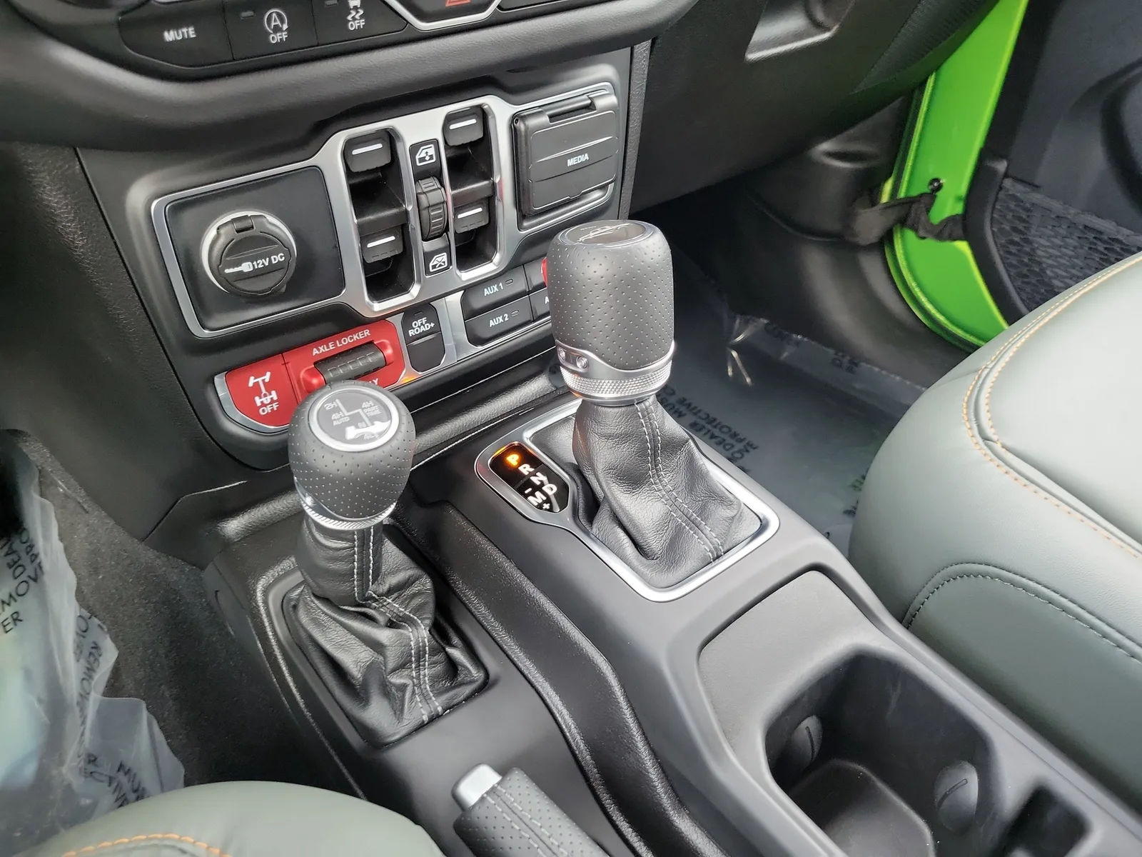 2025 Jeep Gladiator Mojave X photo 21