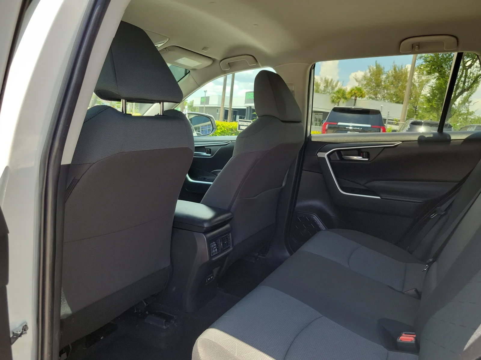2024 Toyota RAV4 XLE photo 15