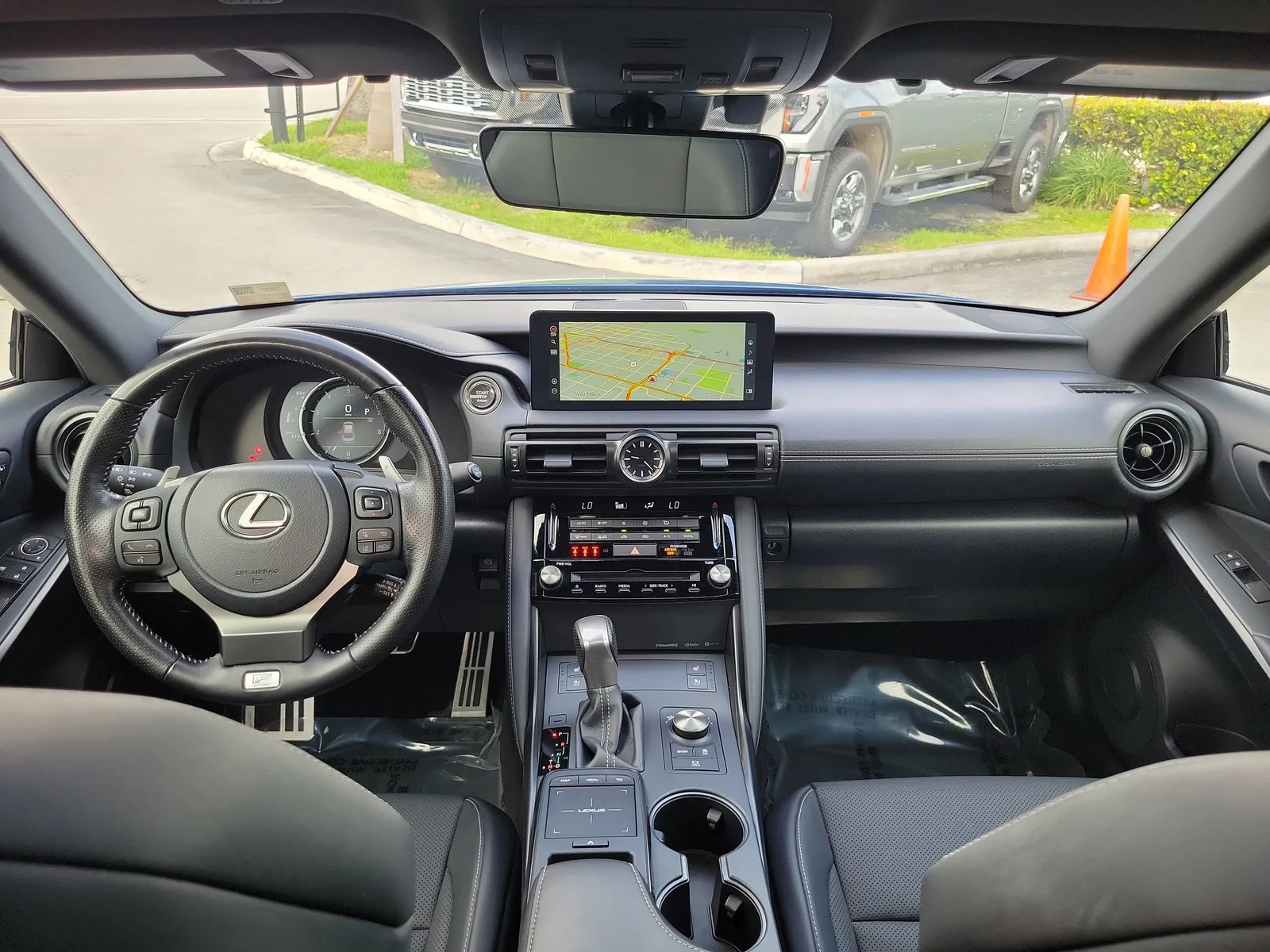 2023 Lexus IS IS 350 F SPORT photo 18