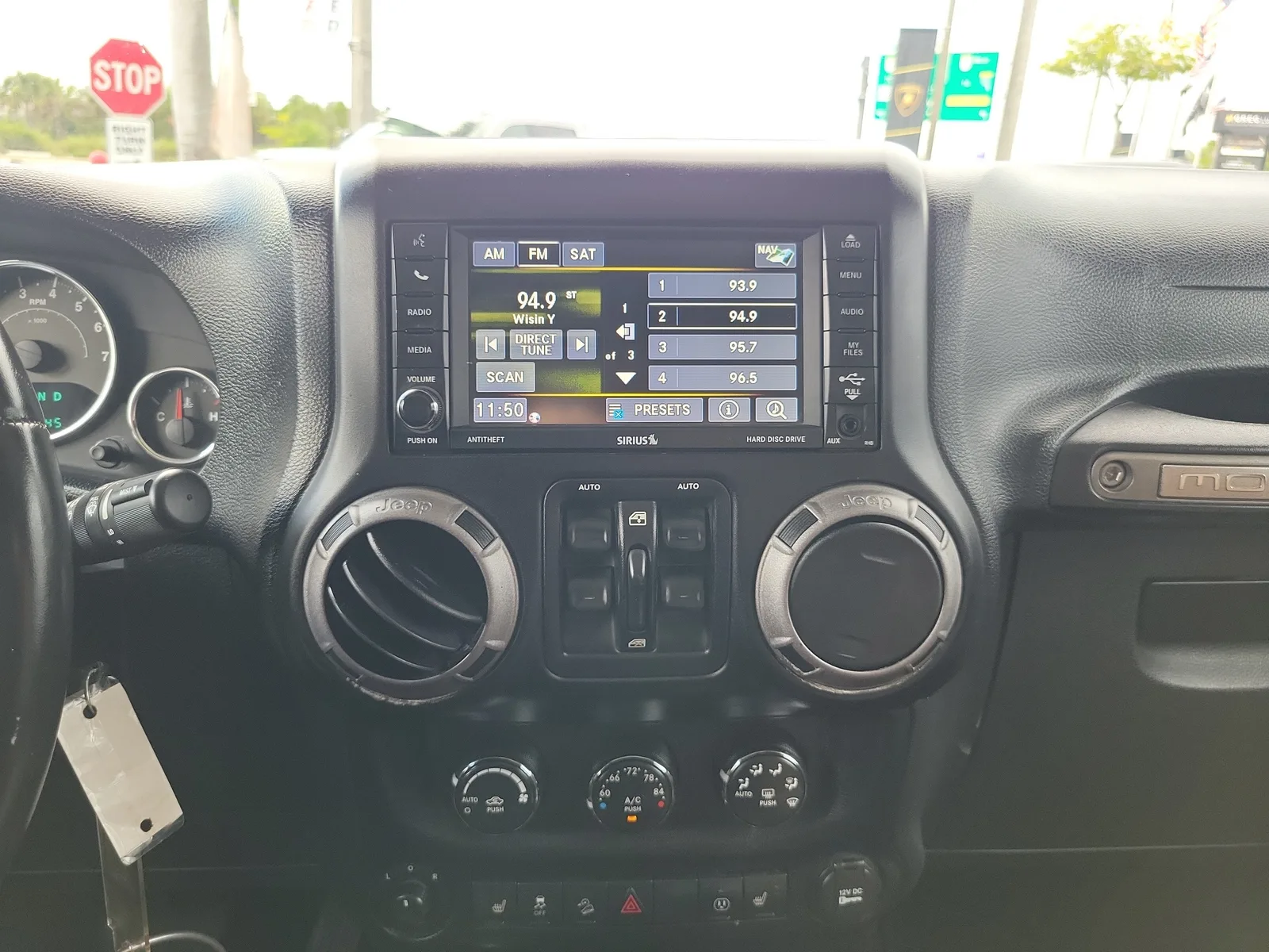 2013 Jeep Wrangler Unlimited Moab photo 21