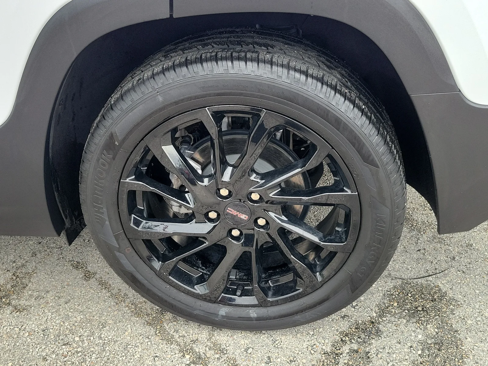 2024 GMC Terrain SLE photo 26