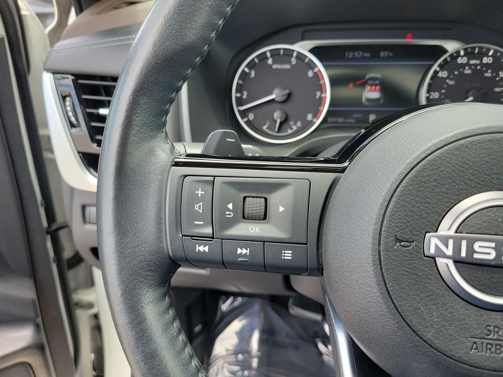 2023 Nissan Rogue SL 4WD photo 27