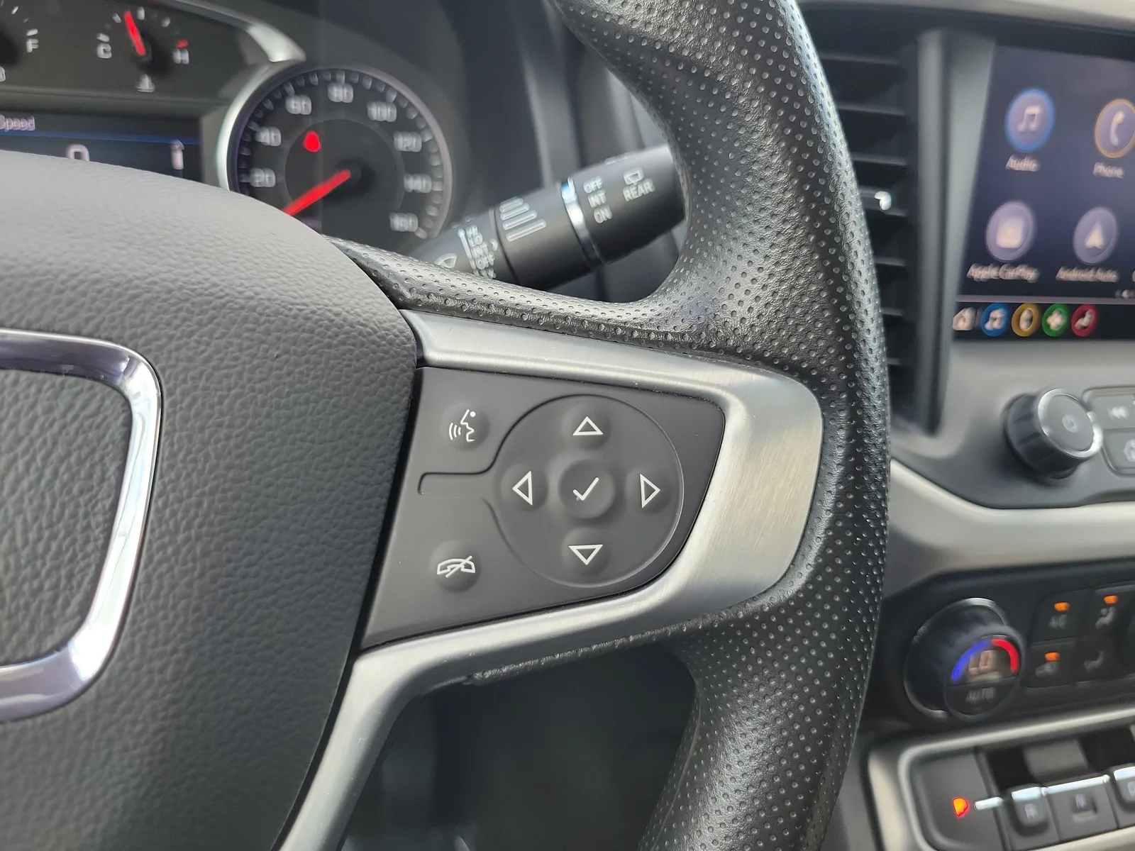 2023 GMC Acadia SLE photo 21