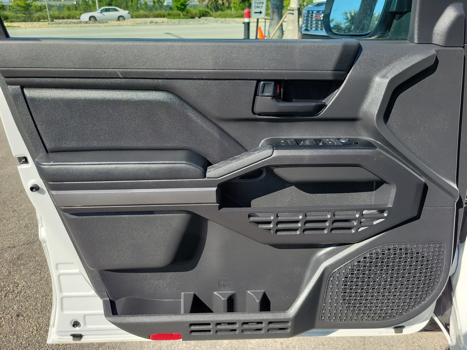 2024 Toyota Tacoma 2WD SR5 photo 20