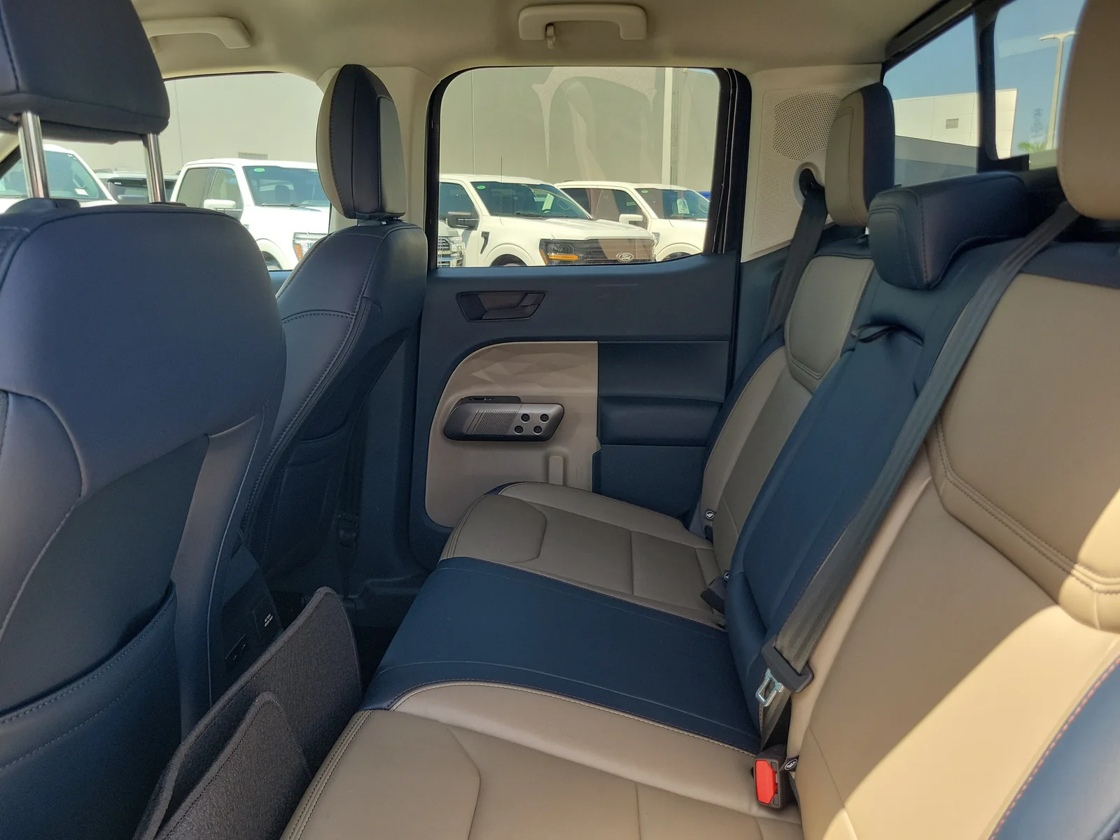 2025 Ford Maverick LARIAT 4WD photo 14