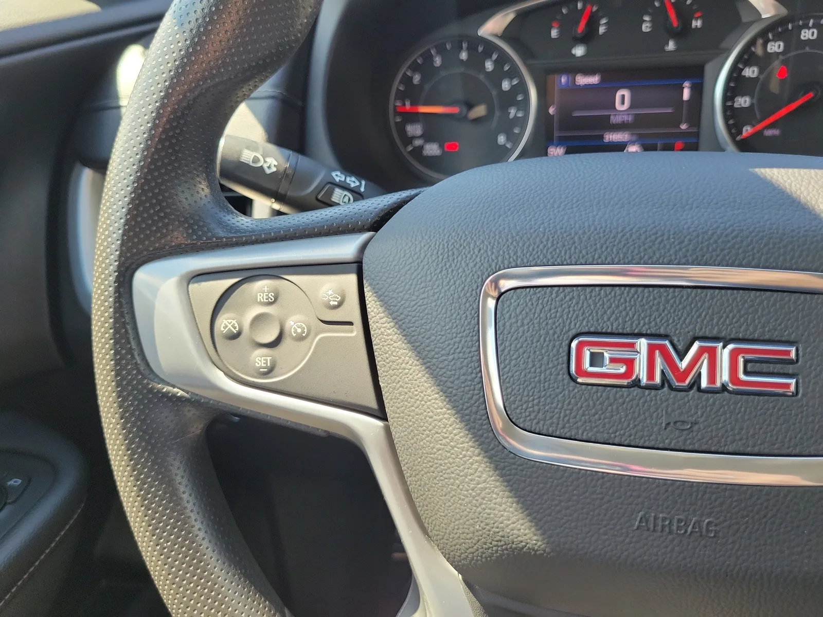 2024 GMC Terrain SLE photo 18