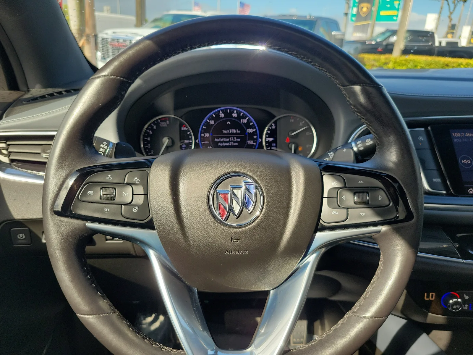 2023 Buick Enclave Premium photo 18