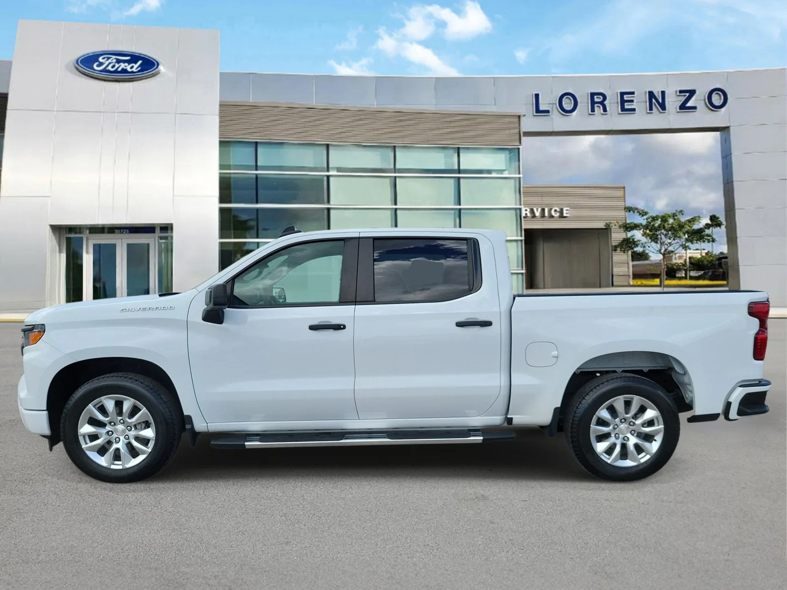 2024 Chevrolet Silverado 1500 Custom photo 8