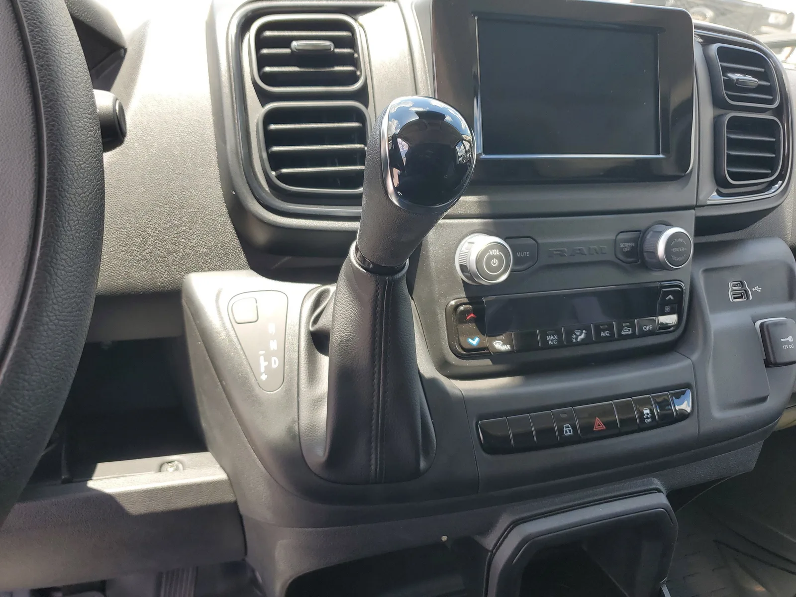 2025 RAM ProMaster Cargo Van Tradesman photo 24