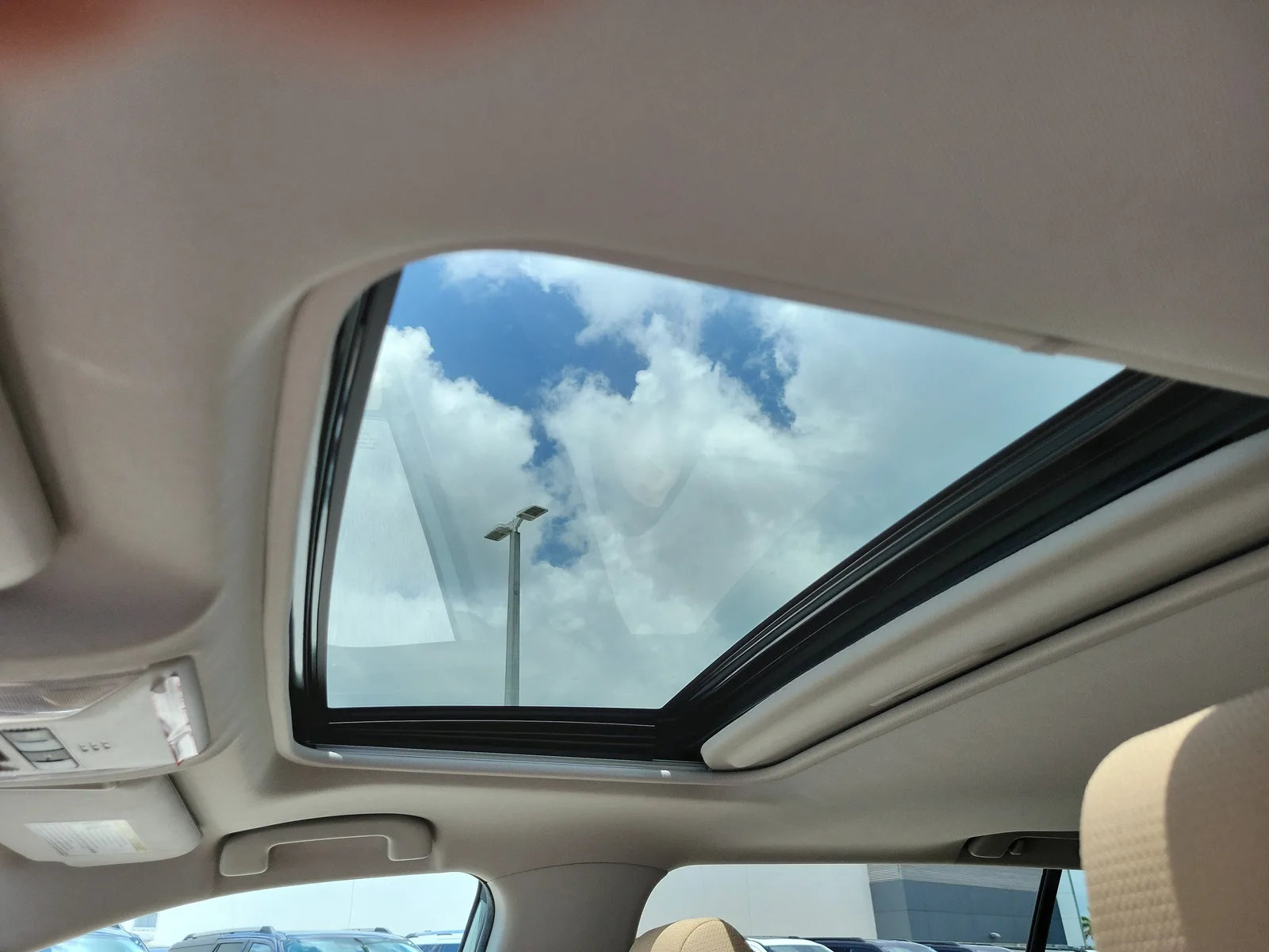2022 Toyota RAV4 XLE photo 23