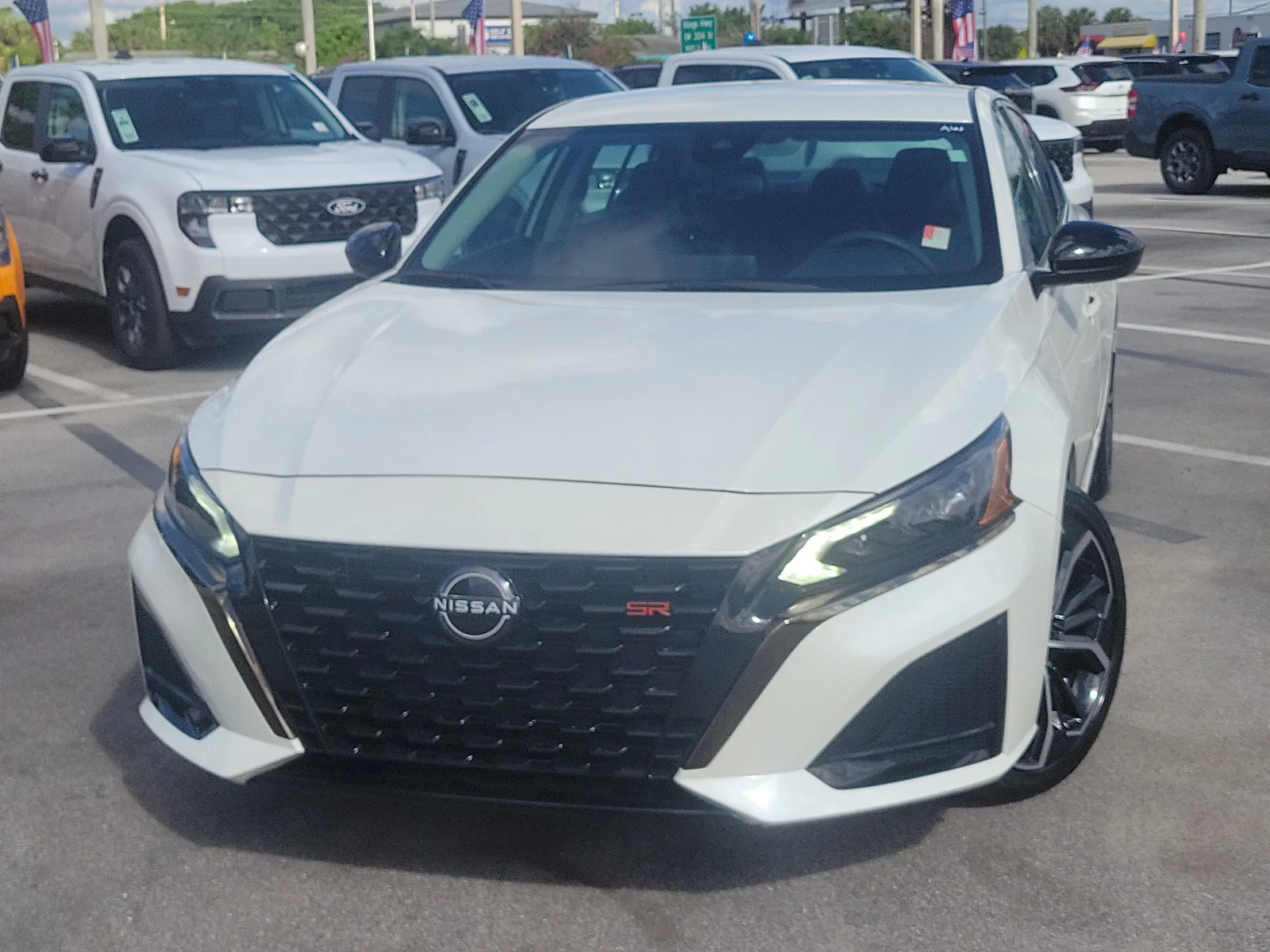 2024 Nissan Altima 2.5 SR photo 35