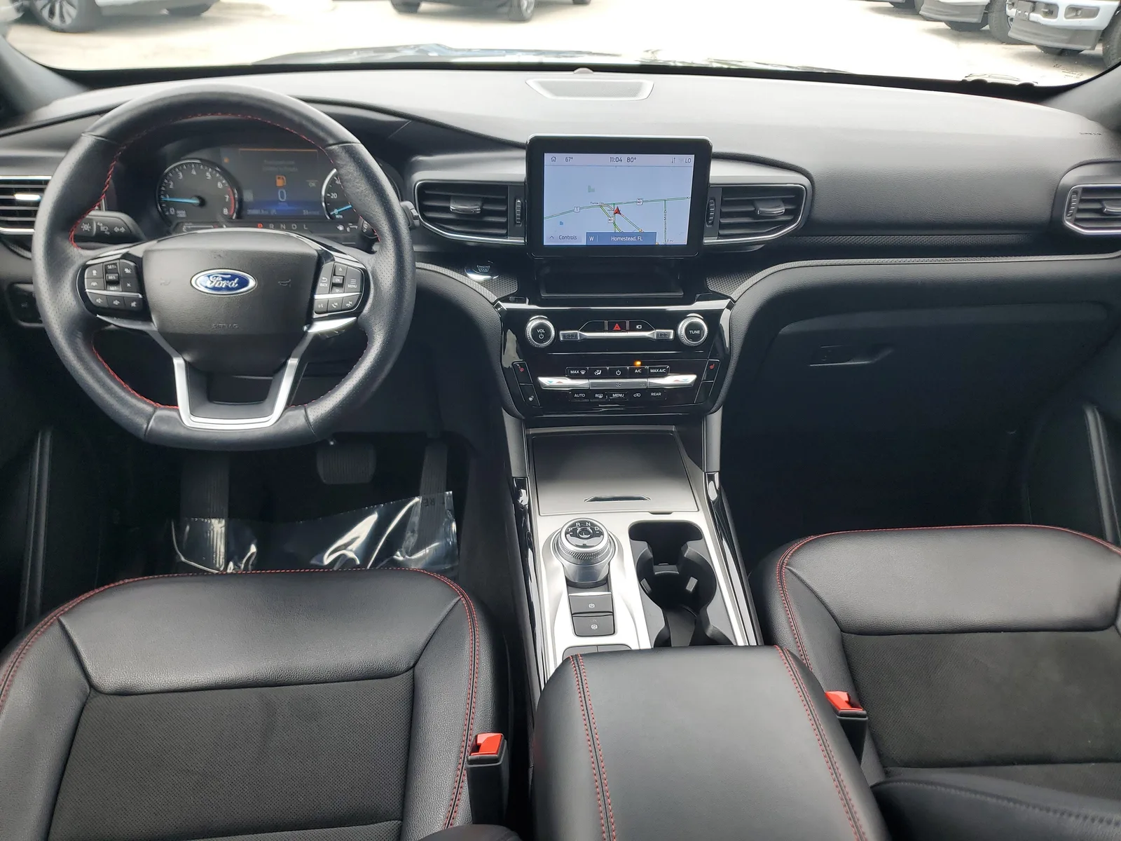 2023 Ford Explorer ST-Line photo 18