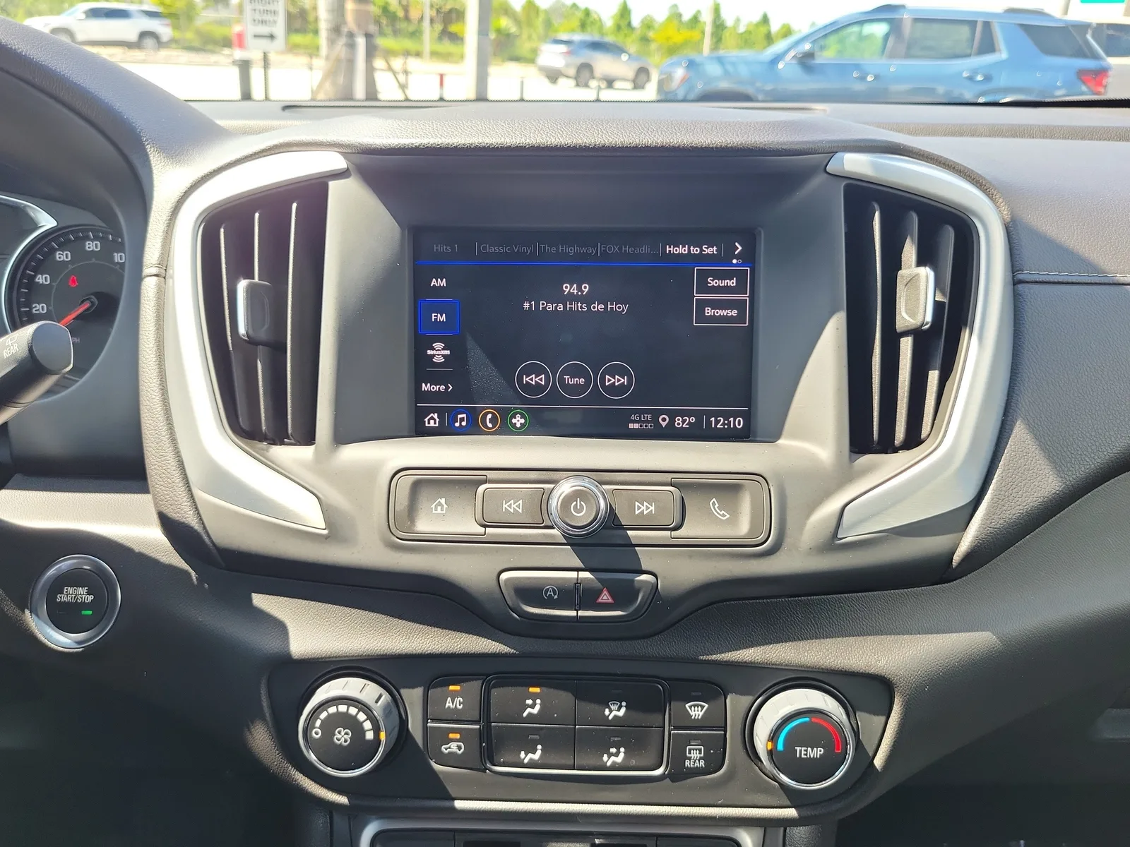 2024 GMC Terrain SLE photo 20
