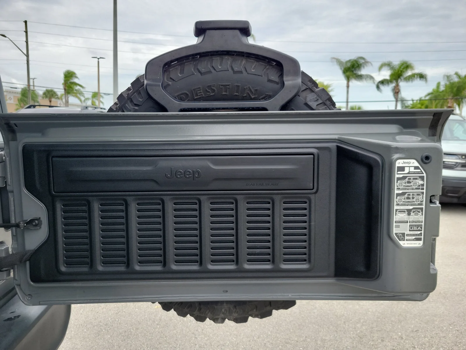 2020 Jeep Wrangler Unlimited Willys 4WD Diesel photo 13