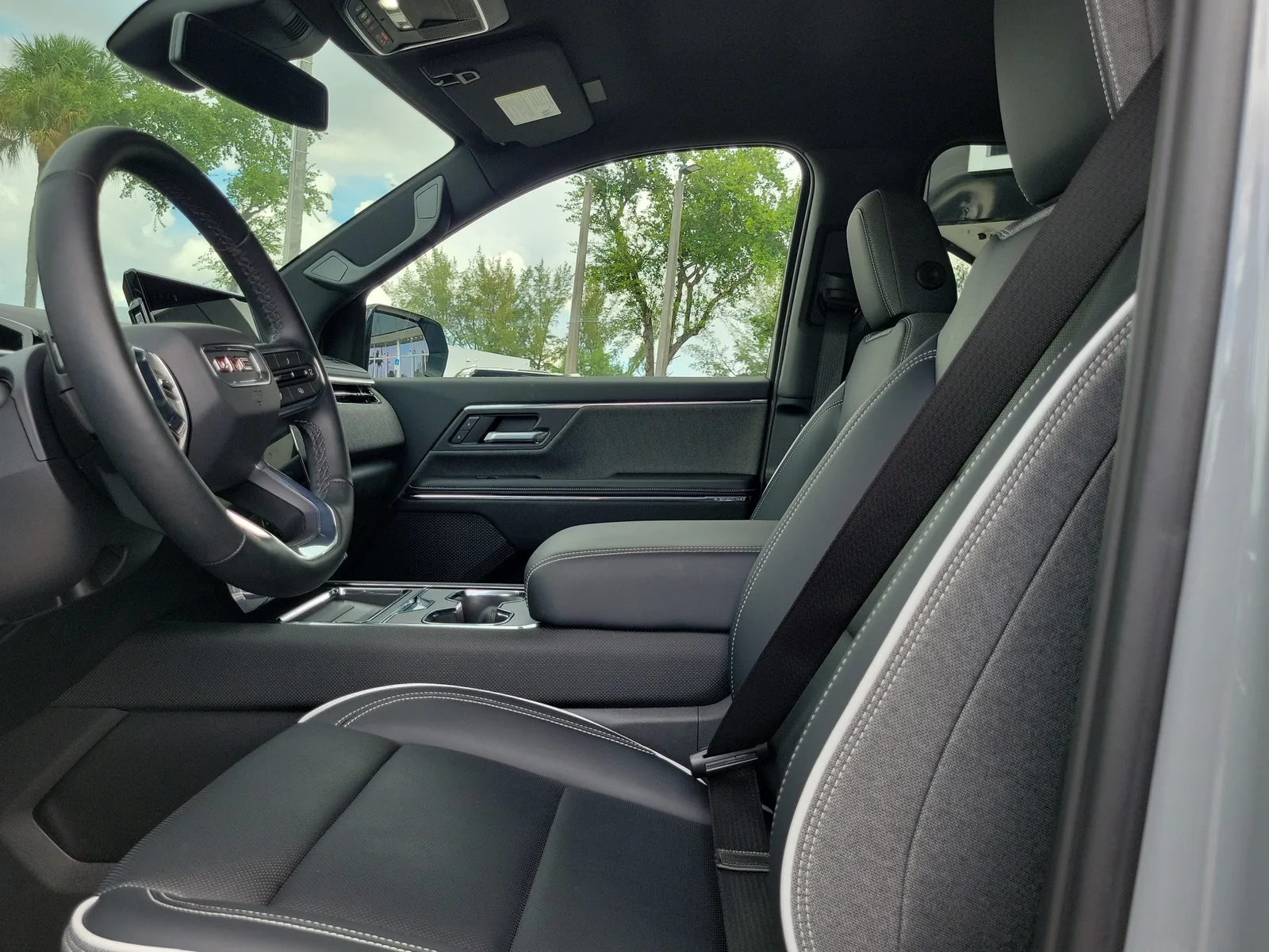 2026 GMC Sierra EV Elevation Standard Range photo 12