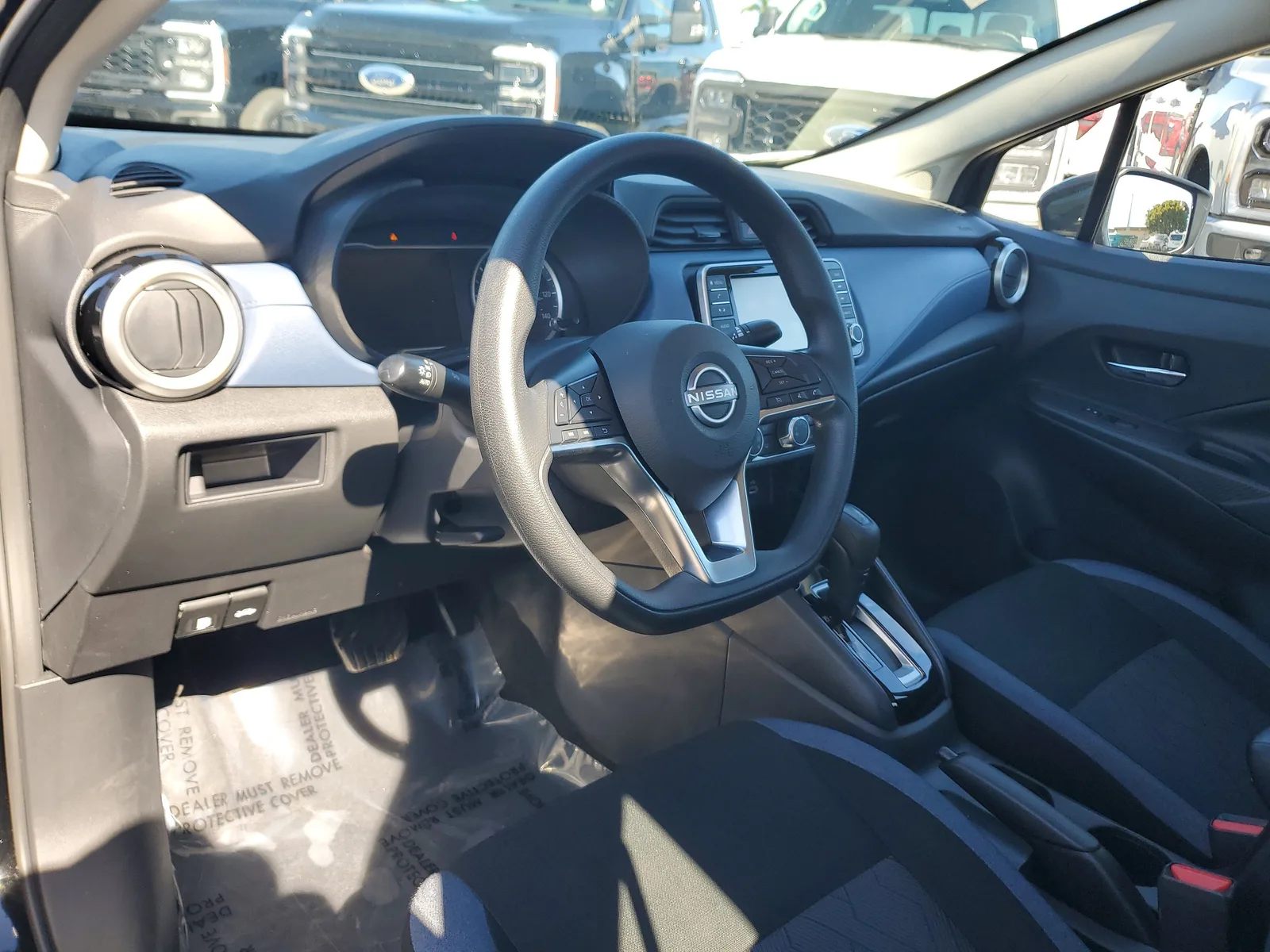 2025 Nissan Versa SV photo 9