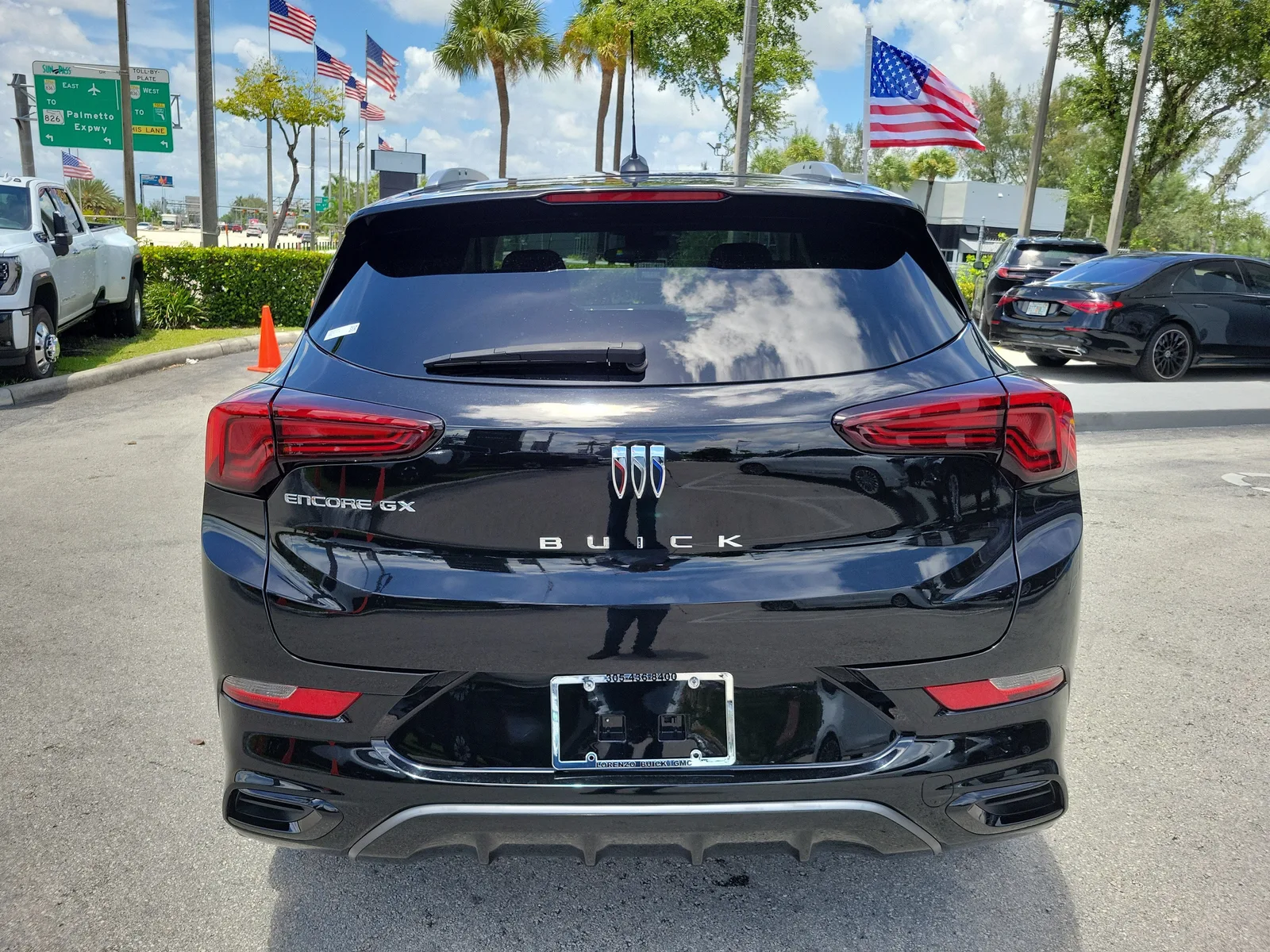 2025 Buick Encore GX Sport Touring photo 6