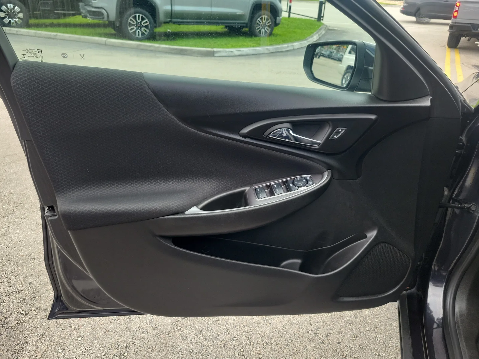 2023 Chevrolet Malibu LT photo 22