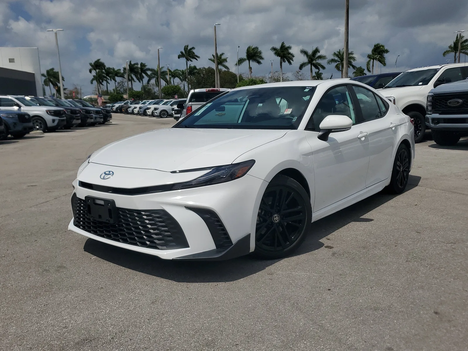 2025 Toyota Camry SE photo 29