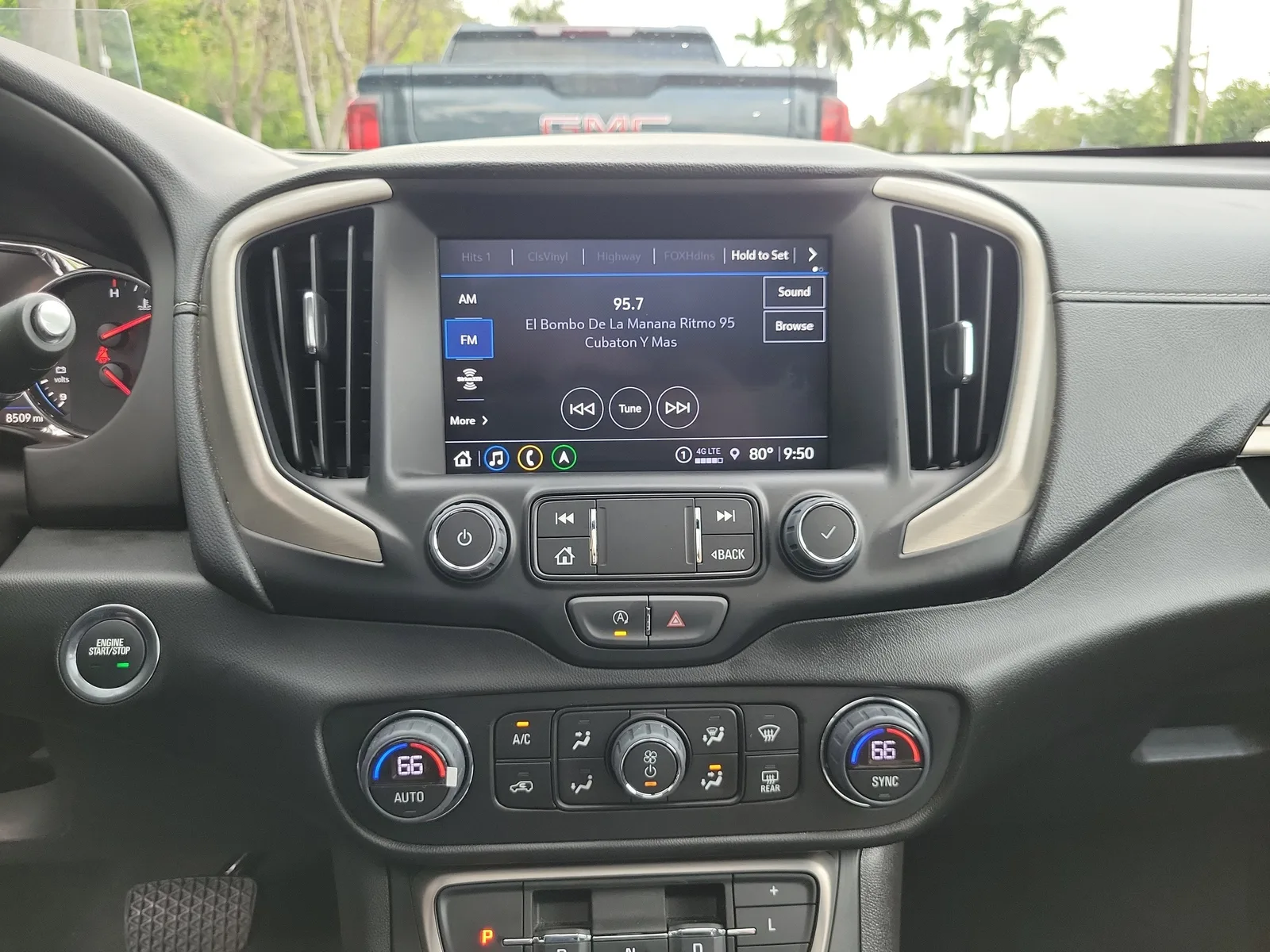 2024 GMC Terrain Denali photo 22