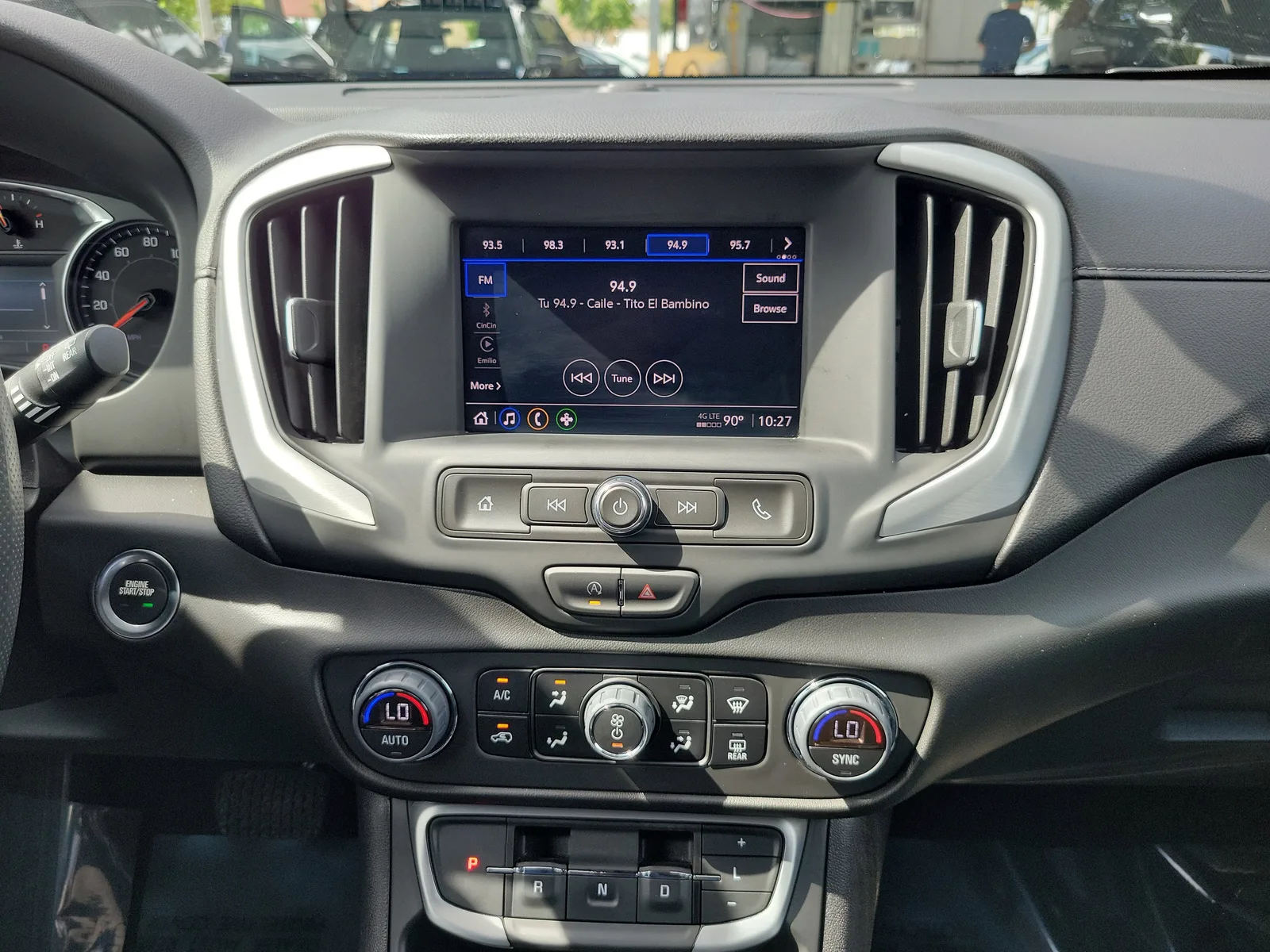 2023 GMC Terrain SLE photo 22