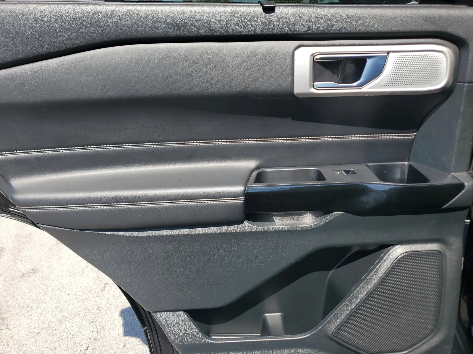 2023 Ford Explorer ST 4WD photo 30