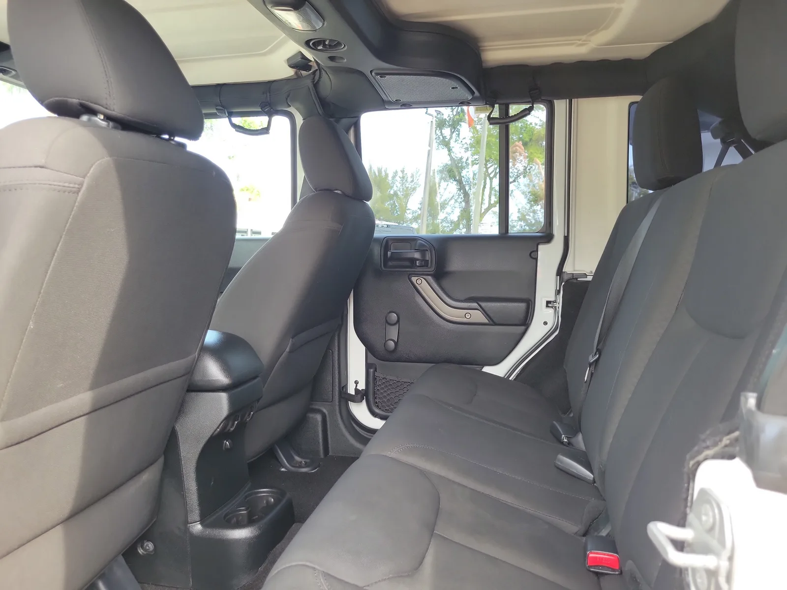 2016 Jeep Wrangler Unlimited Sport 4WD photo 12