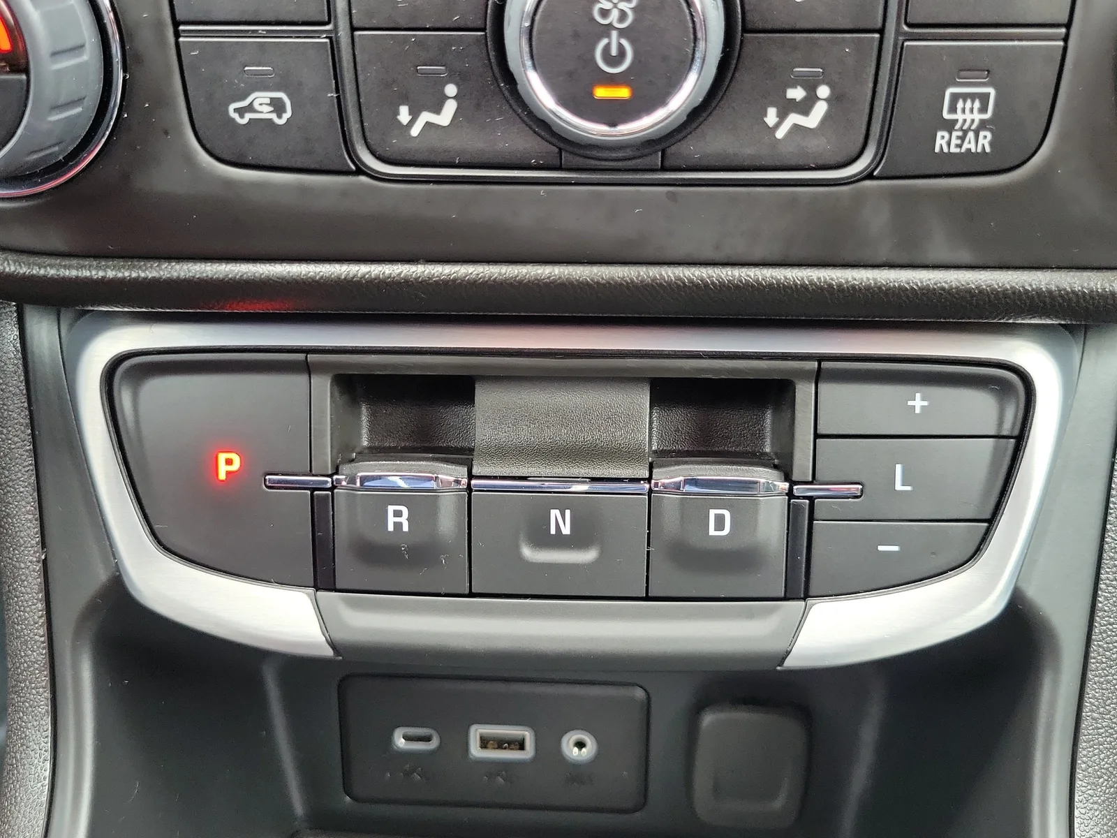 2024 GMC Terrain SLE photo 22