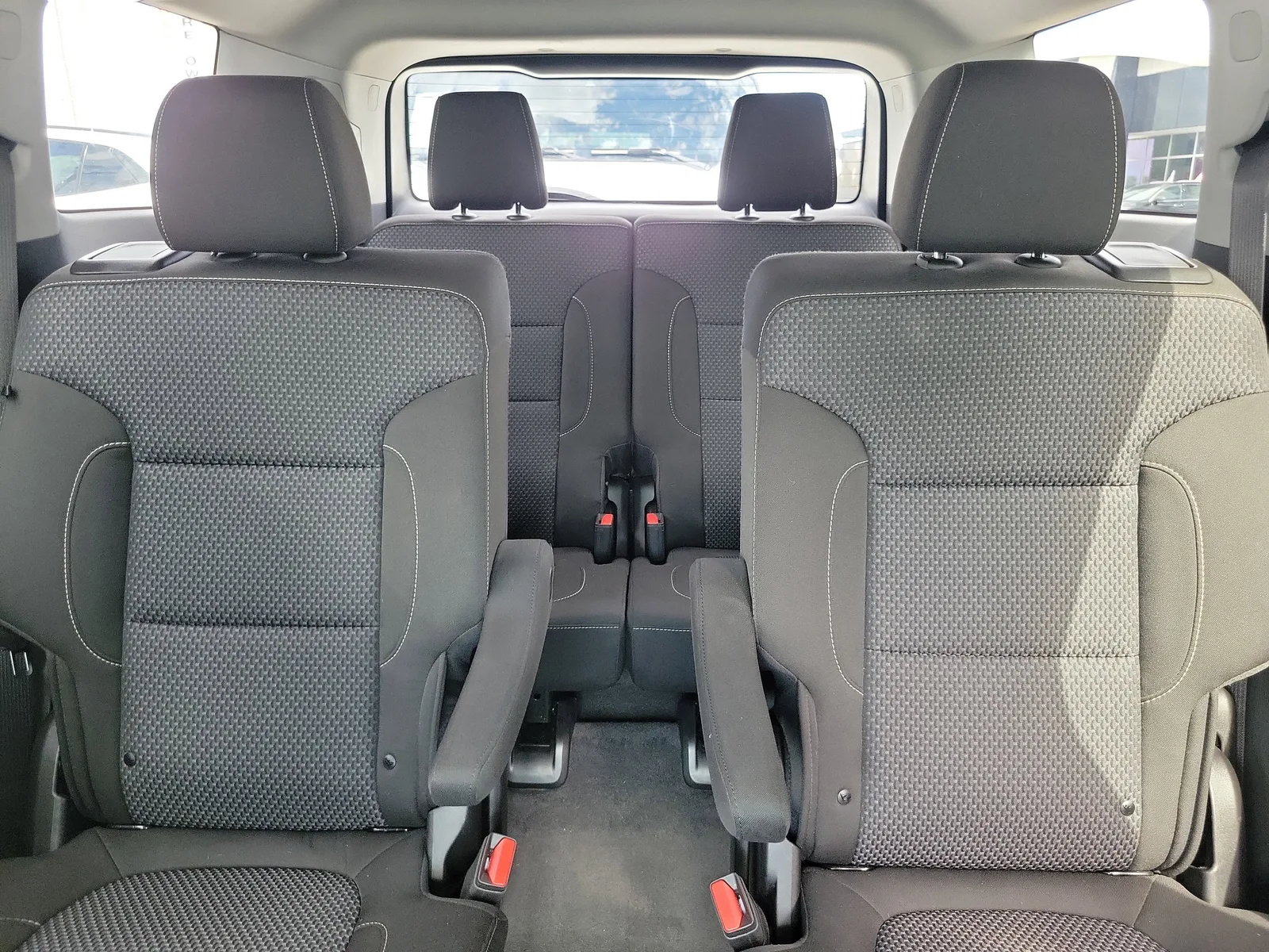 2023 GMC Acadia SLE photo 14