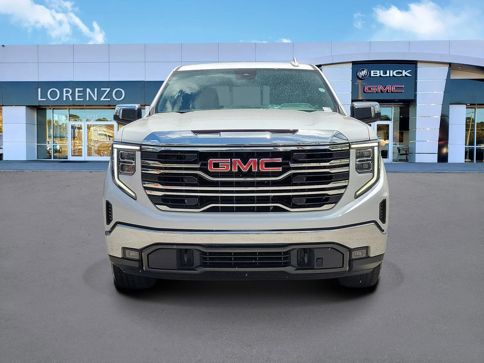 2023 GMC Sierra 1500 SLT photo 2