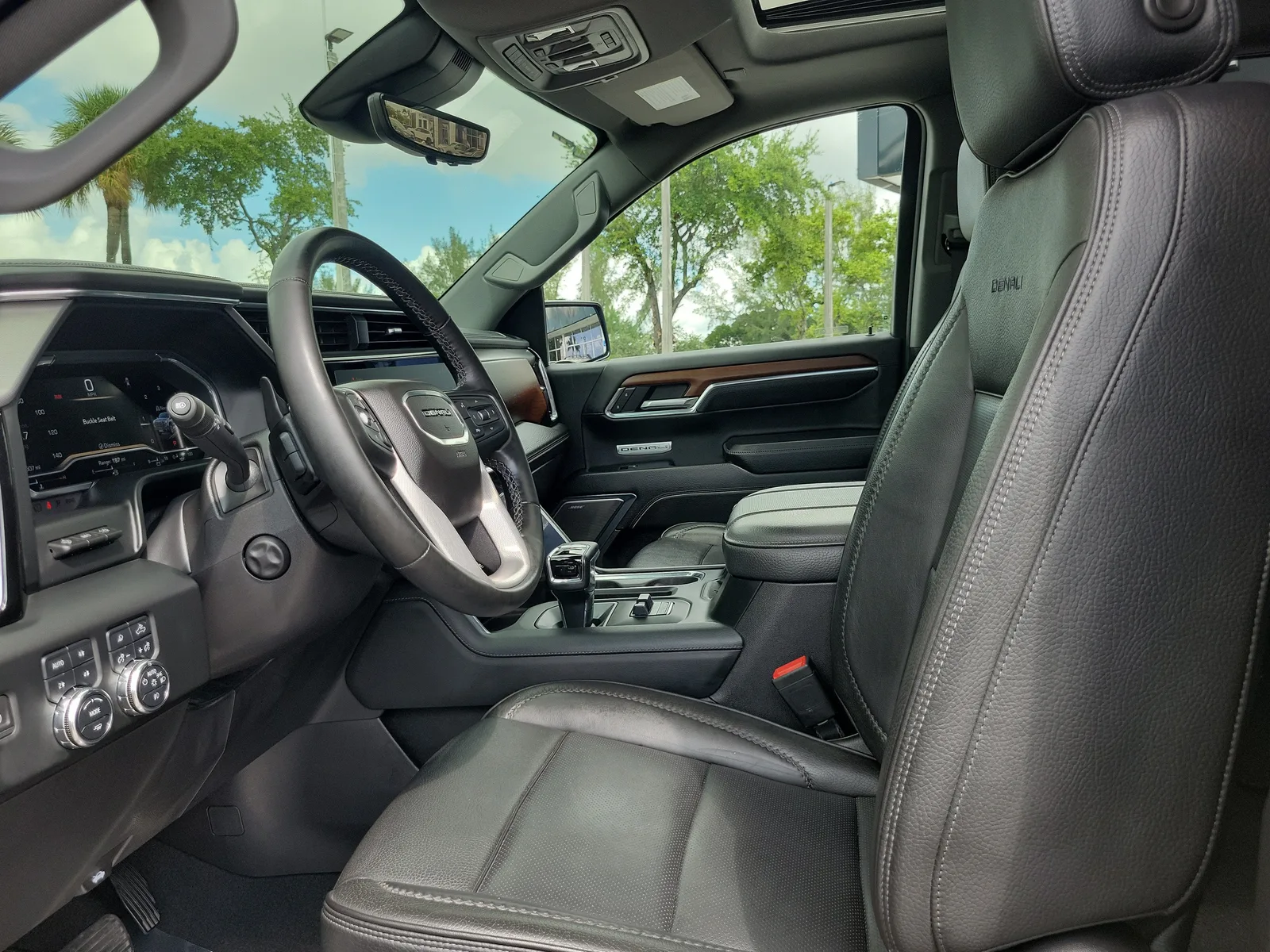 2023 GMC Sierra 1500 Denali photo 13