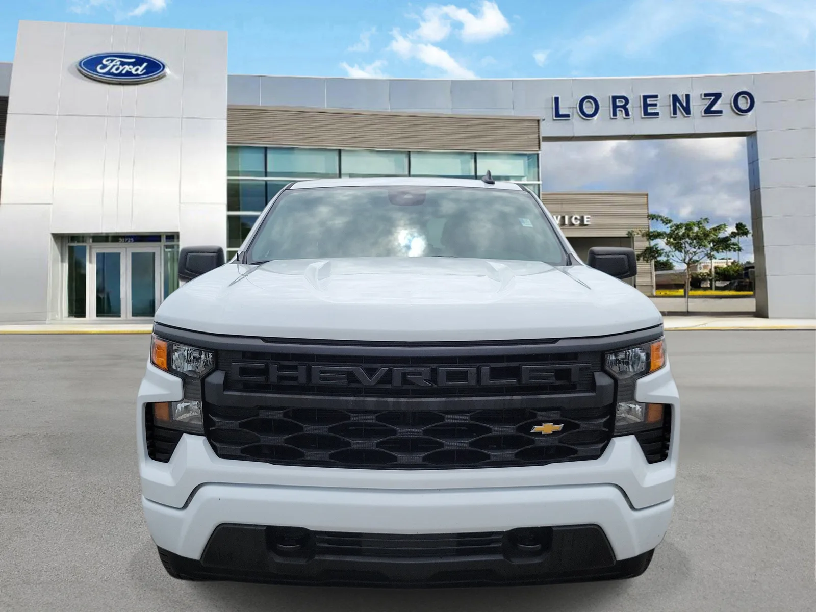 2024 Chevrolet Silverado 1500 Custom photo 2