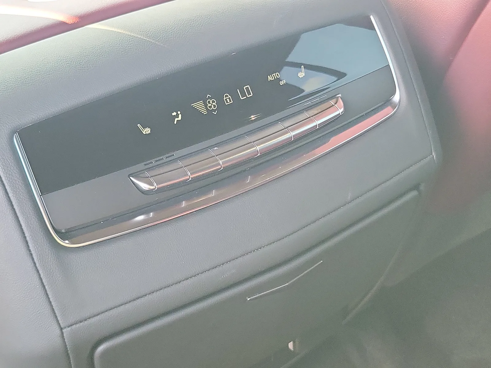 2025 Cadillac Escalade ESV 4WD Sport photo 17