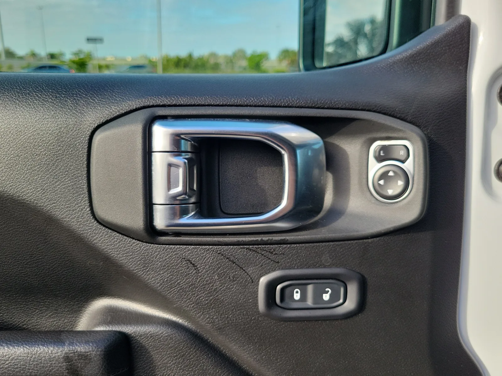 2025 Jeep Wrangler Sport S photo 23