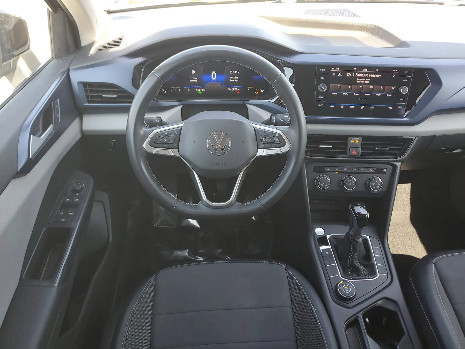 2022 Volkswagen Taos SE photo 19