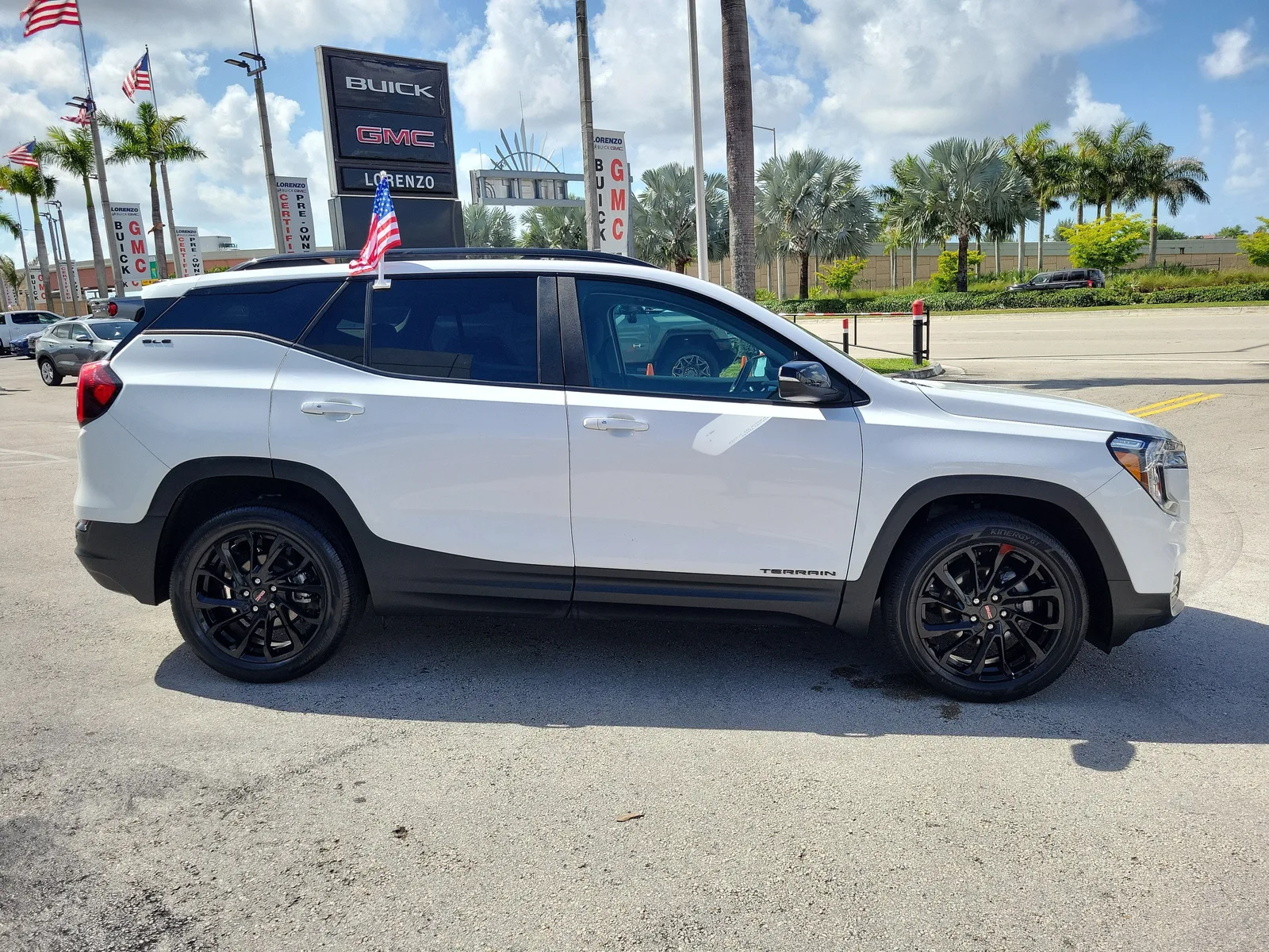 2023 GMC Terrain SLE photo 4
