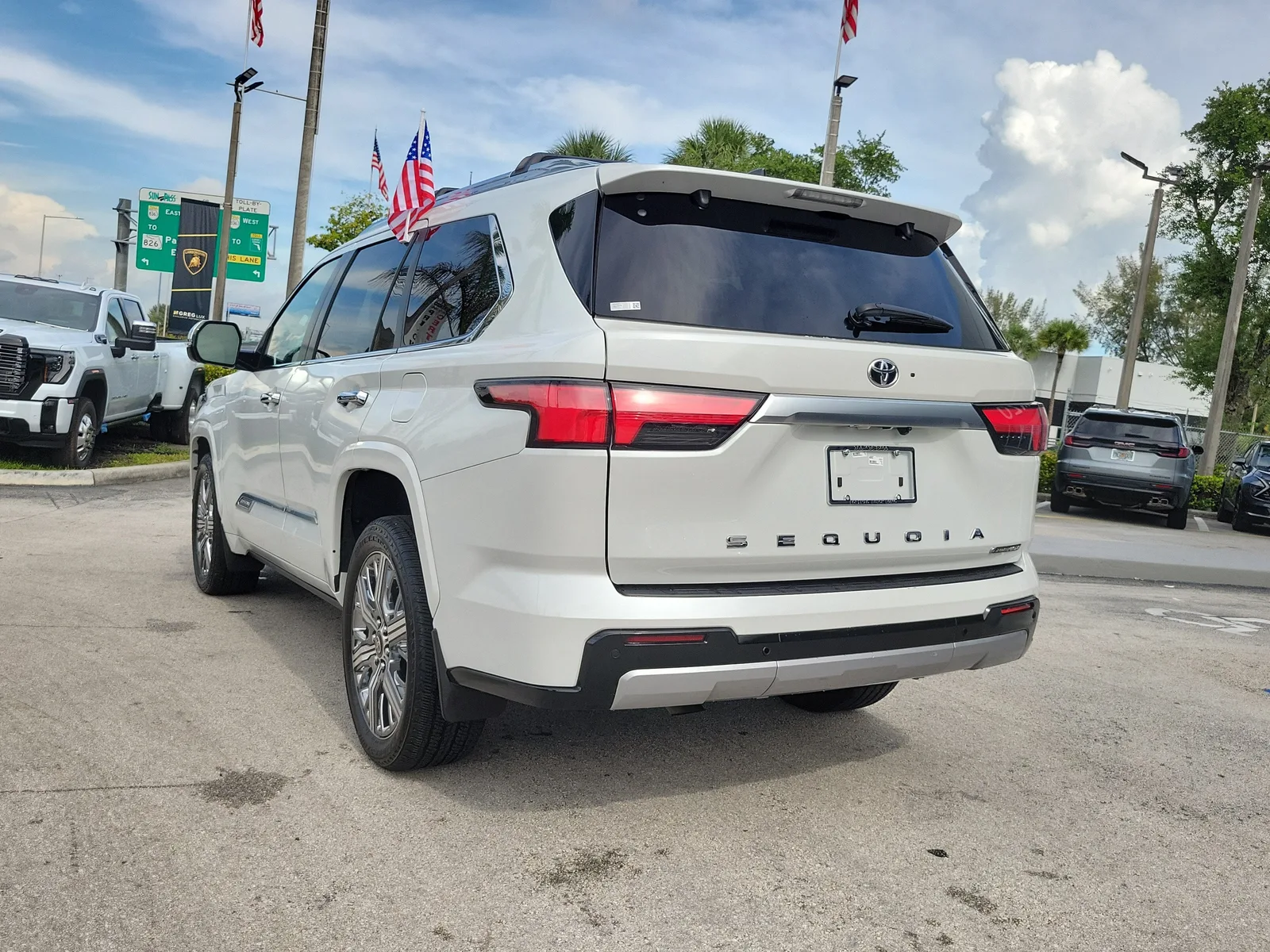 2025 Toyota Sequoia SR5 photo 7