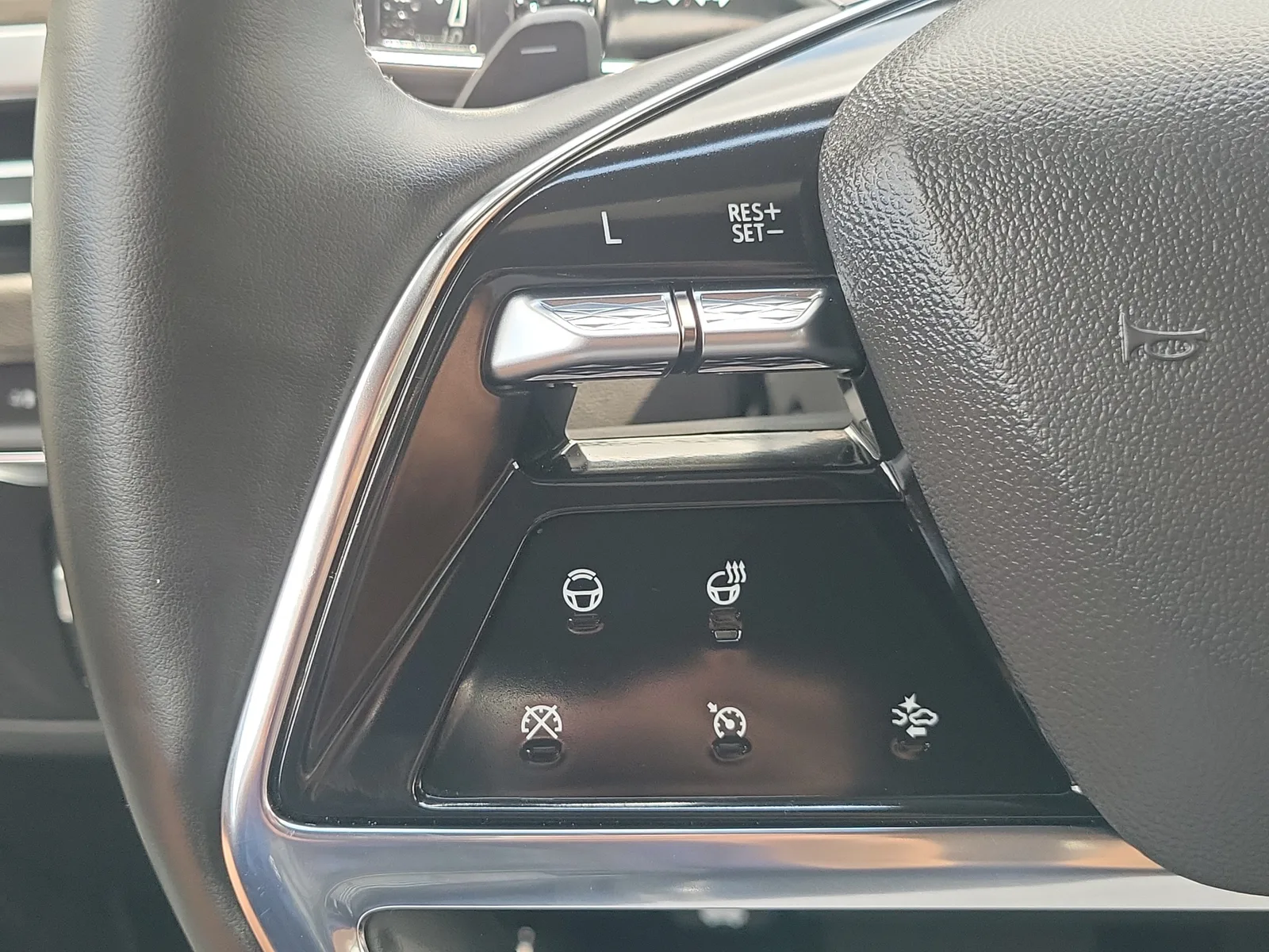 2025 Cadillac Escalade 4WD Premium Luxury photo 22