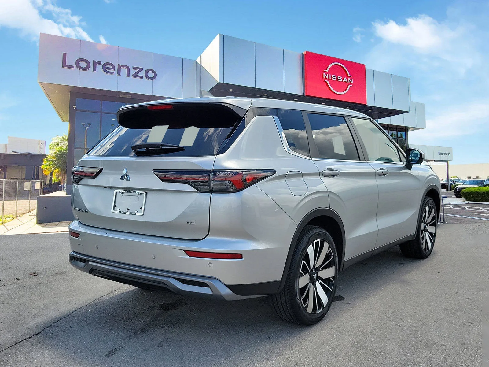 2025 Mitsubishi Outlander SE photo 5