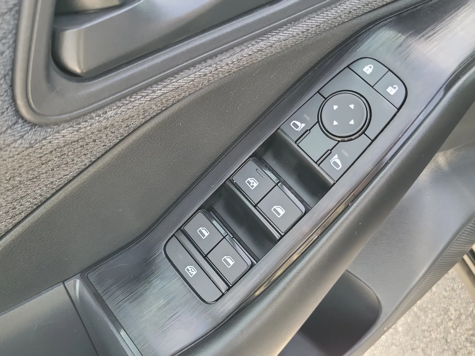 2023 Nissan Rogue S photo 27