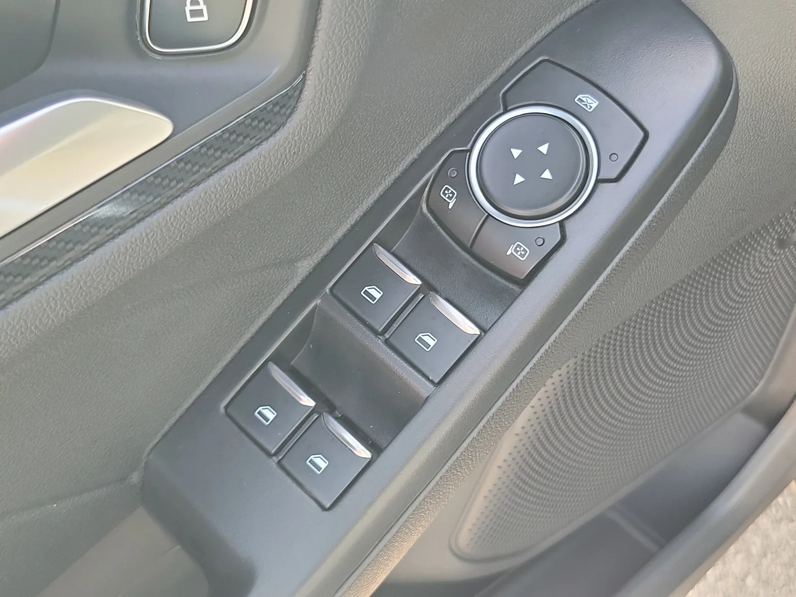 2025 Ford Escape ST-Line photo 29