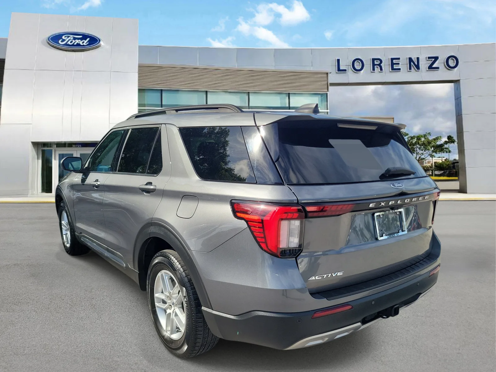 2025 Ford Explorer Active photo 7